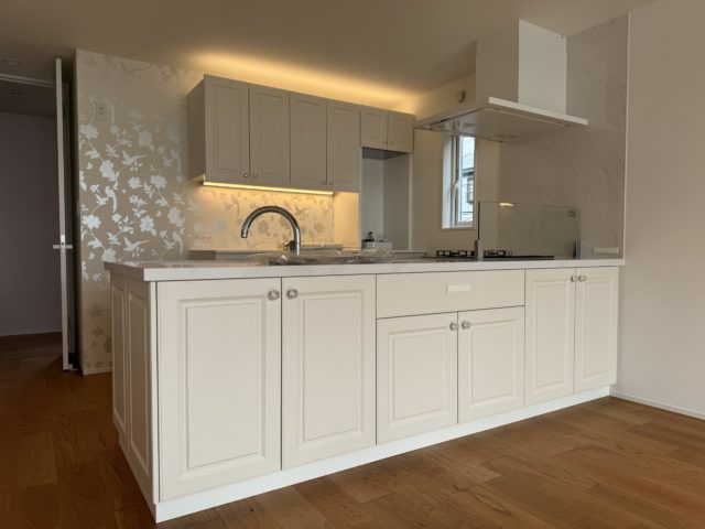 【ワイズキッチンファクトリー】