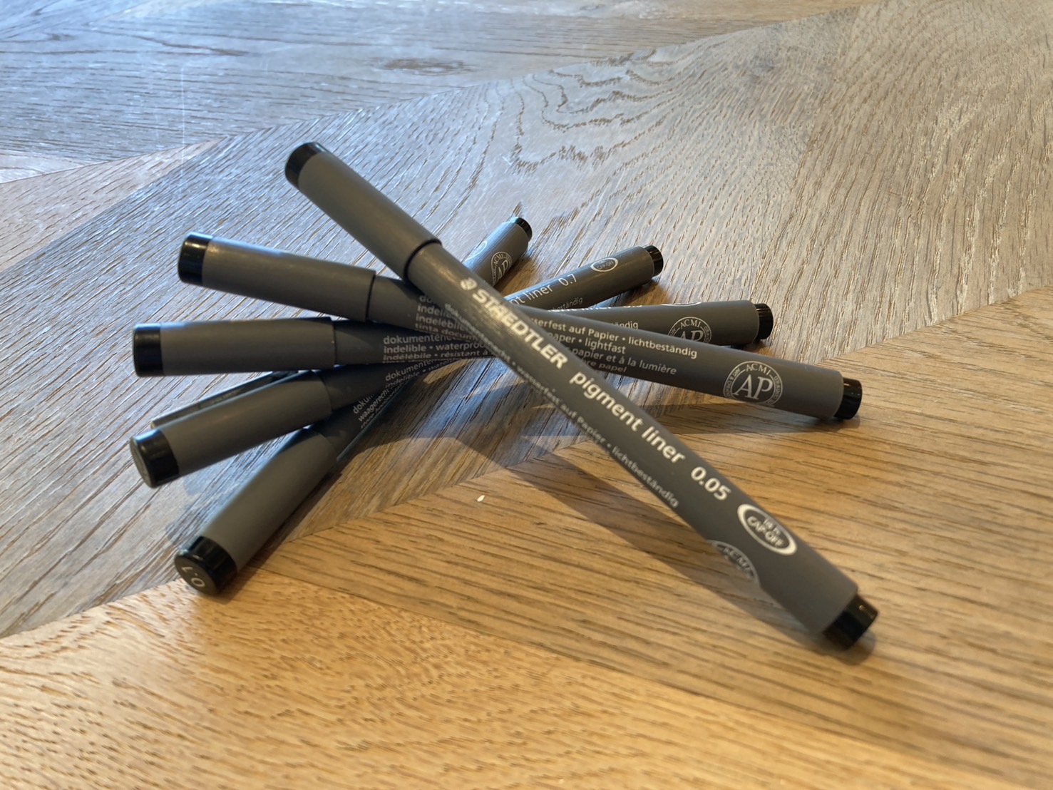 えっほ えっほ 素敵な文具があるって伝えなきゃっ♪